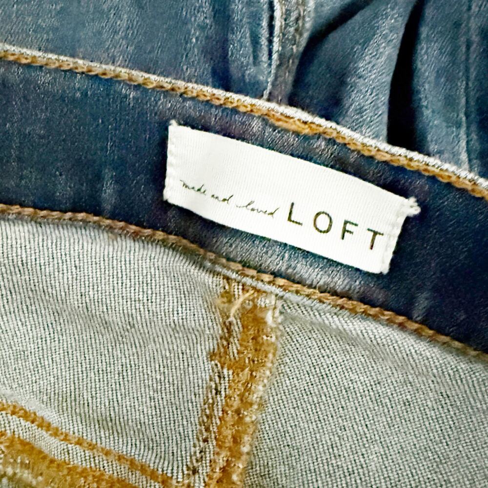 ANN TAYLOR LOFT | Modern Skinny Crop Jeans Navy Embroidered Cuff Detail | Size 6 - Picture 7 of 8